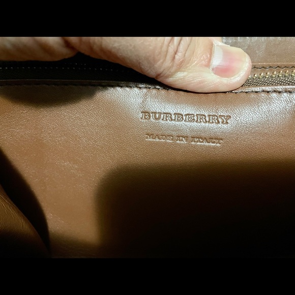 ✨BURBERRY zip wallet✨ - Picture 9 of 14